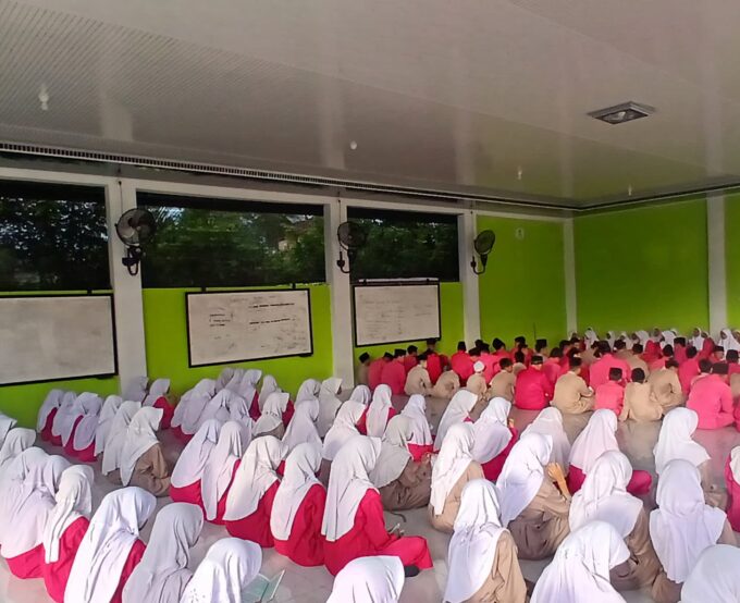 Pembiasaan Membaca Surah Yasin Setiap Jumat Pagi di MTs YAMAS