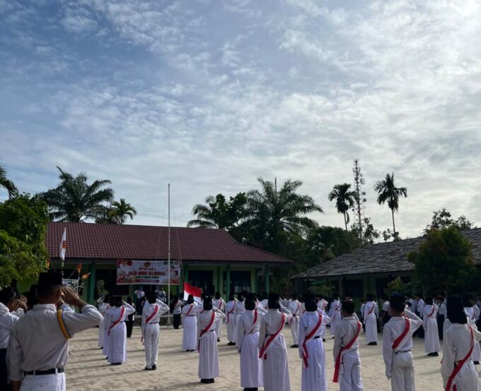 Upacara Hari Guru Nasional ke-80 Tahun 2025 di MTs Yamas